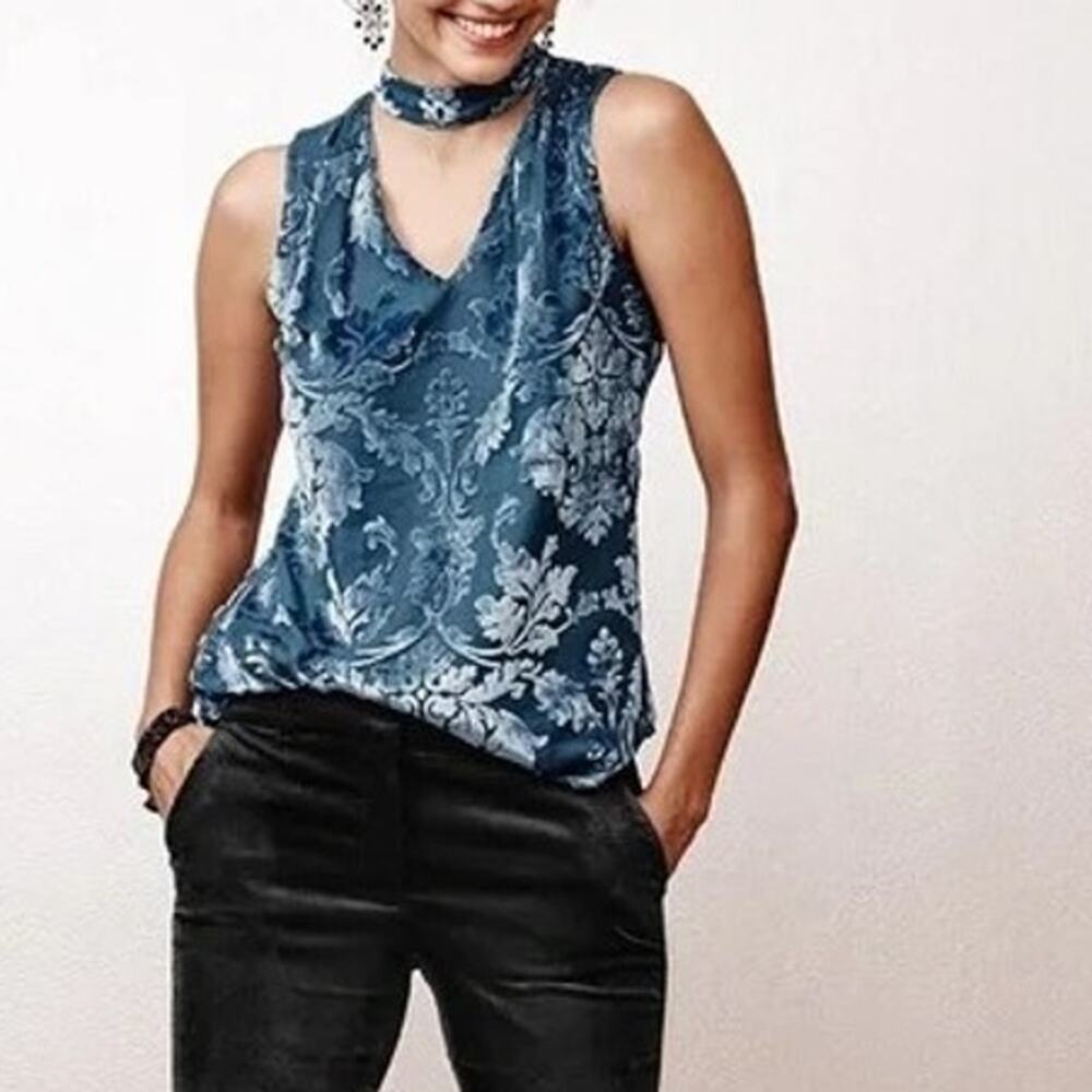 White House Black Market Blue and White Floral Blouse
